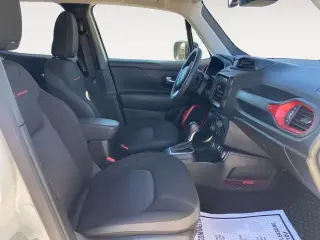 Jeep Renegade 2023 4x4 Trailhawk 4dr SUV