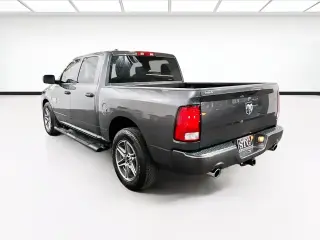Ram 1500 2017 4x2 Express 4dr Crew Cab 5.5 ft. SB Pickup
