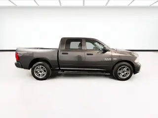 Ram 1500 2017 4x2 Express 4dr Crew Cab 5.5 ft. SB Pickup