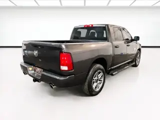 Ram 1500 2017 4x2 Express 4dr Crew Cab 5.5 ft. SB Pickup