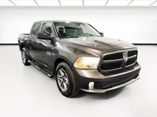 Ram 1500 2017 4x2 Express 4dr Crew Cab 5.5 ft. SB Pickup