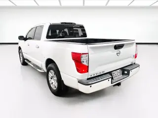 Nissan Titan 2018 4x2 SV 4dr Crew Cab