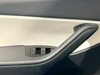 Tesla Model Y 2021 Standard Range 4dr Crossover