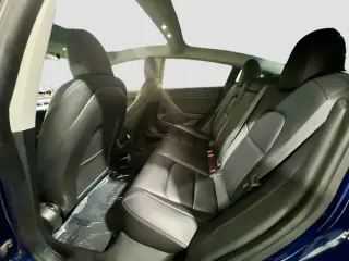 Tesla Model 3 2023 4dr Sedan