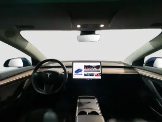 Tesla Model 3 2023 4dr Sedan