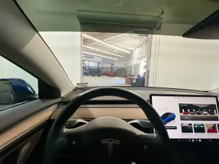 Tesla Model 3 2023 4dr Sedan