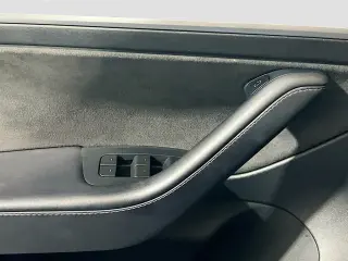 Tesla Model 3 2023 4dr Sedan