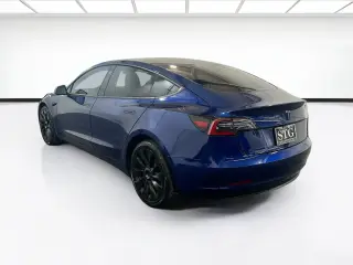 Tesla Model 3 2023 4dr Sedan