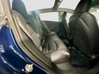 Tesla Model 3 2023 4dr Sedan