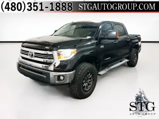 Toyota Tundra 2017 4x4 SR5 4dr CrewMax Cab Pickup SB (5.7L V8 FFV)