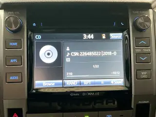 Toyota Tundra 2017 4x4 SR5 4dr CrewMax Cab Pickup SB (5.7L V8 FFV)