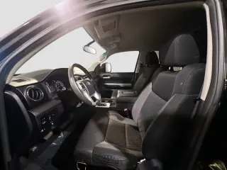 Toyota Tundra 2017 4x4 SR5 4dr CrewMax Cab Pickup SB (5.7L V8 FFV)