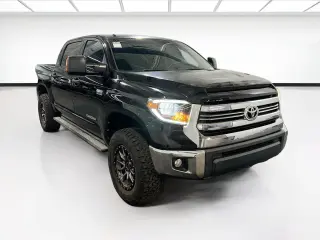 Toyota Tundra 2017 4x4 SR5 4dr CrewMax Cab Pickup SB (5.7L V8 FFV)