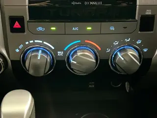 Toyota Tundra 2018 4x4 SR5 4dr Double Cab Pickup SB (5.7L V8)