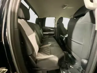 Toyota Tundra 2018 4x4 SR5 4dr Double Cab Pickup SB (5.7L V8)