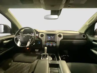 Toyota Tundra 2018 4x4 SR5 4dr Double Cab Pickup SB (5.7L V8)