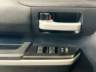 Toyota Tundra 2018 4x4 SR5 4dr Double Cab Pickup SB (5.7L V8)