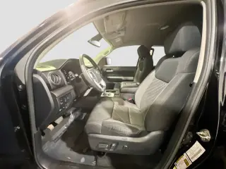 Toyota Tundra 2018 4x4 SR5 4dr Double Cab Pickup SB (5.7L V8)