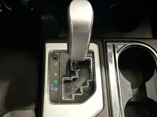 Toyota Tundra 2018 4x4 SR5 4dr Double Cab Pickup SB (5.7L V8)