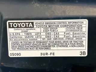 Toyota Tundra 2018 4x4 SR5 4dr Double Cab Pickup SB (5.7L V8)