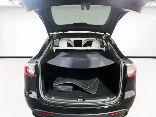 Tesla Model Y 2023 AWD Performance 4dr Crossover