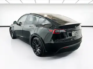 Tesla Model Y 2023 AWD Performance 4dr Crossover