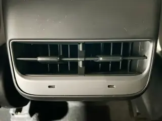 Tesla Model Y 2023 AWD Performance 4dr Crossover