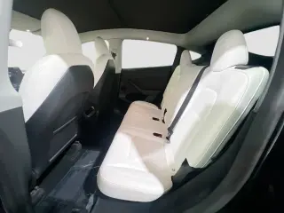 Tesla Model Y 2023 AWD Performance 4dr Crossover