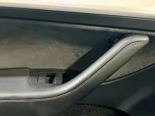Tesla Model Y 2023 AWD Performance 4dr Crossover