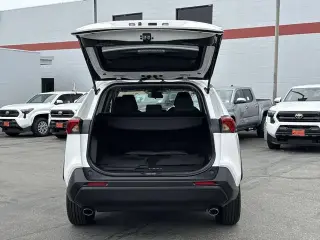 Toyota RAV4 2023 AWD XLE 4dr SUV