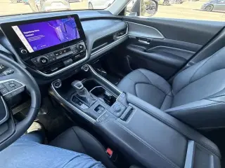 Toyota Grand Highlander 2024 AWD XLE 4dr SUV