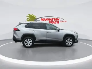 Toyota RAV4 2024 LE 4dr SUV