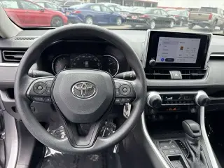 Toyota RAV4 2024 LE 4dr SUV