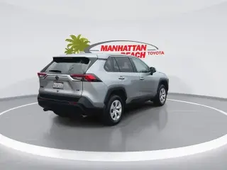 Toyota RAV4 2024 LE 4dr SUV