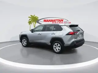 Toyota RAV4 2024 LE 4dr SUV
