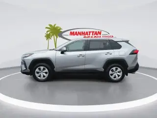 Toyota RAV4 2024 LE 4dr SUV