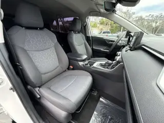 Toyota RAV4 2020 XLE 4dr SUV