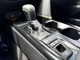 Toyota Camry 2025 SE 4dr Sedan