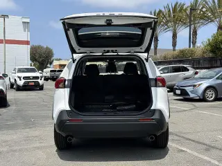 Toyota RAV4 2025 LE 4dr SUV