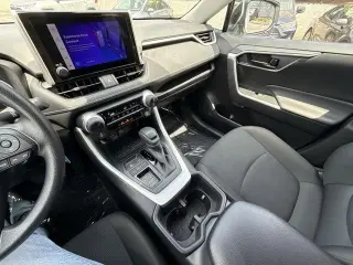 Toyota RAV4 2025 LE 4dr SUV