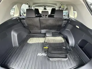 Toyota RAV4 2025 LE 4dr SUV