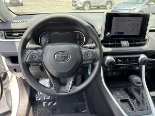 Toyota RAV4 2025 LE 4dr SUV