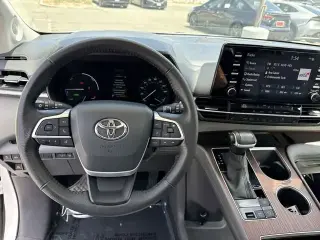 Toyota Sienna 2022 XLE 8-Passenger 4dr Mini-Van