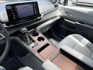 Toyota Sienna 2022 XLE 8-Passenger 4dr Mini-Van