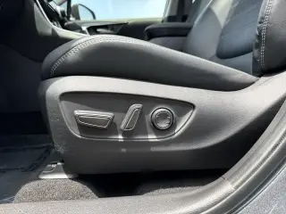 Toyota RAV4 Hybrid 2023 AWD XLE Premium 4dr SUV