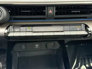 Toyota Prius 2024 AWD XLE 4dr Hatchback