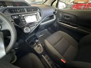 Toyota Prius c 2015 Three 4dr Hatchback