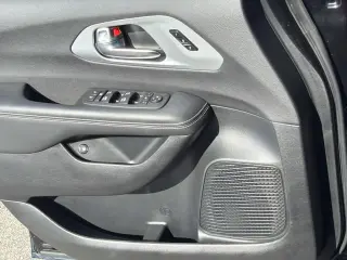 Chrysler Pacifica Plug-In Hybrid 2025 Premium S Appearance 4dr Mini-Van