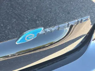 Chrysler Pacifica Plug-In Hybrid 2025 Premium S Appearance 4dr Mini-Van