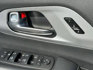 Chrysler Pacifica Plug-In Hybrid 2025 Premium S Appearance 4dr Mini-Van